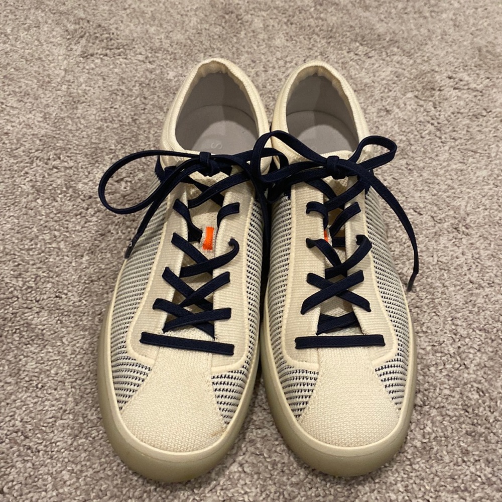 Like new Rothy’s Lace-Up Sneaker (8)